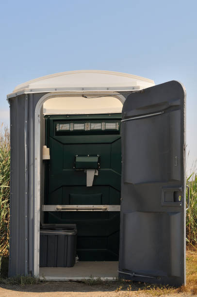 Best Luxury portable toilet rental  in Alanuk, AK